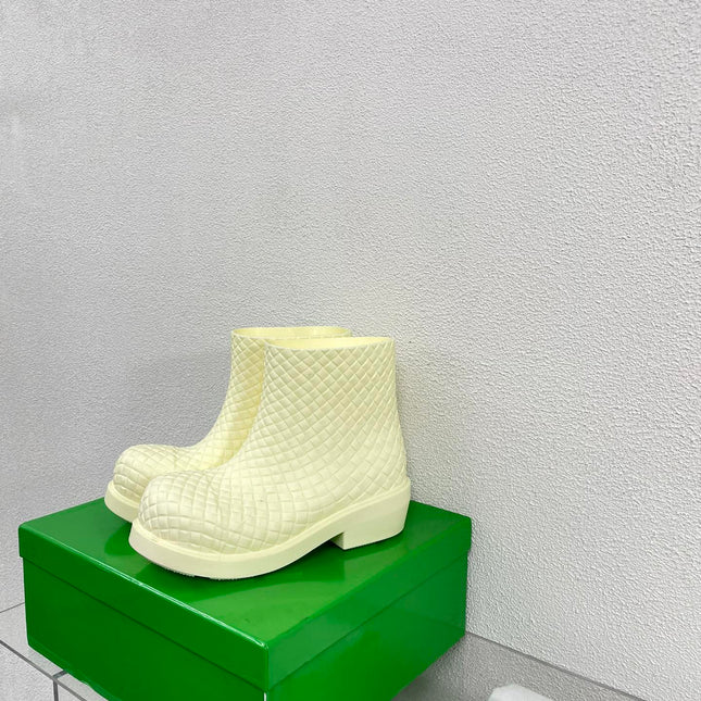 FIREMAN BOOTS IN BEIGE CREAM RUBBER WITH ICONIC INTRECCIO MOTIF