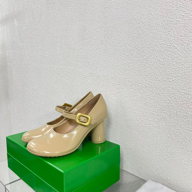 ATOMIC MARY-JANE PUMP 9 CM IN BISQUE BEIGE CALFSKIN