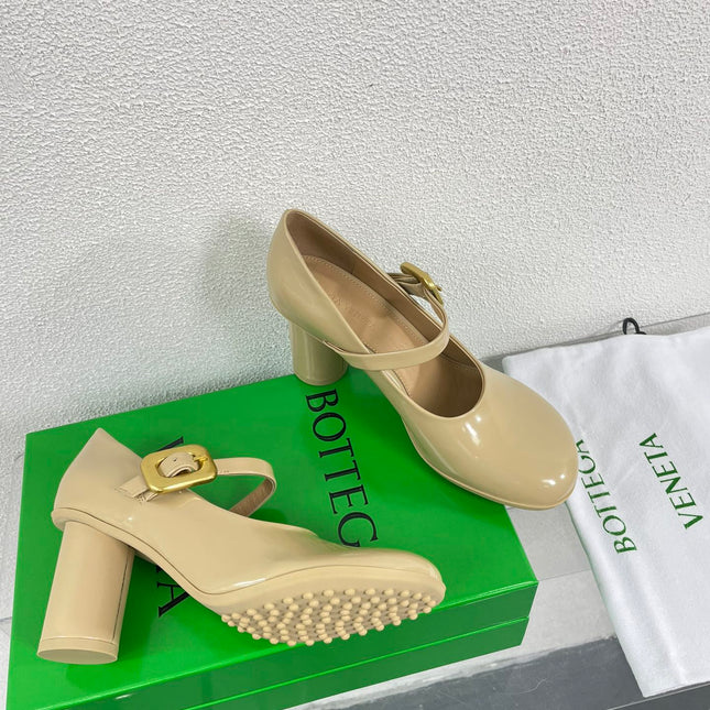 ATOMIC MARY-JANE PUMP 9 CM IN BISQUE BEIGE CALFSKIN