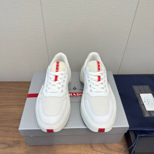 PRADA 25S SPORTY STYLE MEN SNEAKERS LOGO 45MM IN WHITE AND RED CALFSKIN
