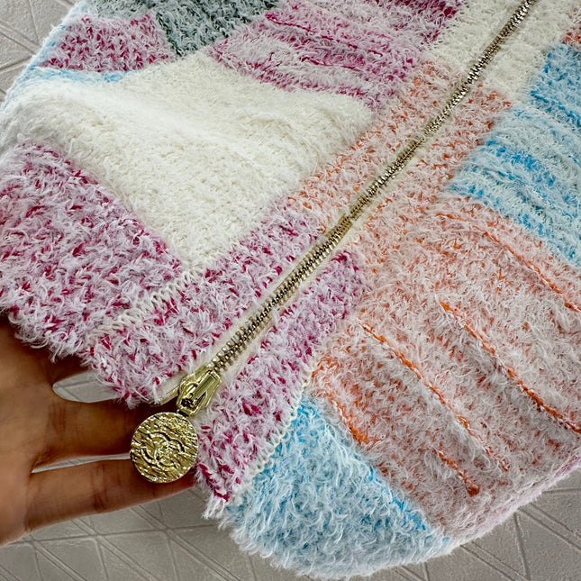 CHANEL SLEEVELESS KNIT HOODIE 276505