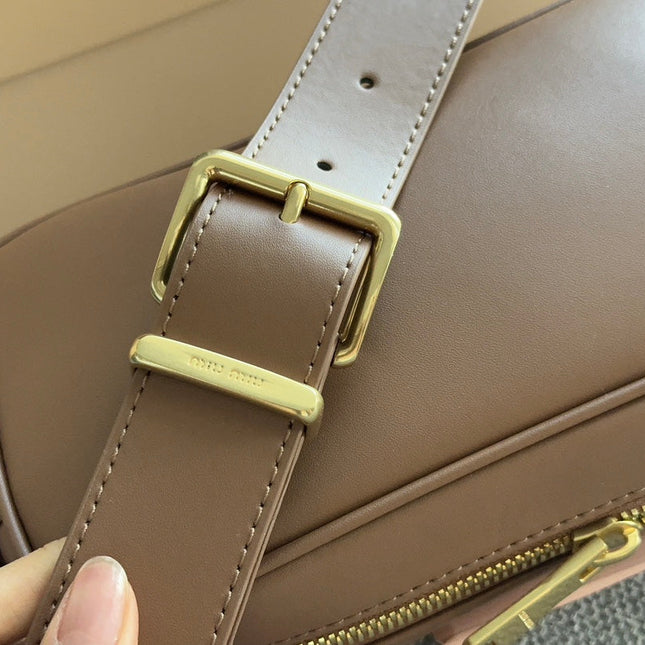 BAGUETTE 25 BAG IN CINNAMON BROWN CALFSKIN