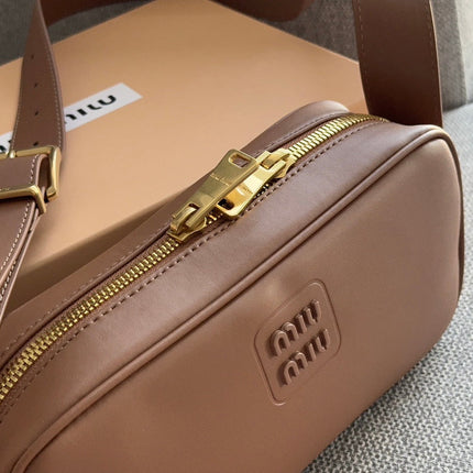BAGUETTE 25 BAG IN CINNAMON BROWN CALFSKIN