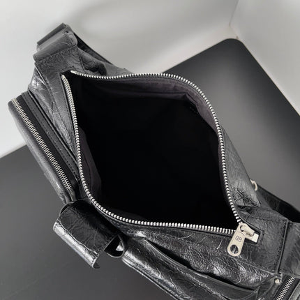 SUPERBUSY MESSENGER BAG 33 IN BLACK ARENA LAMBSKIN