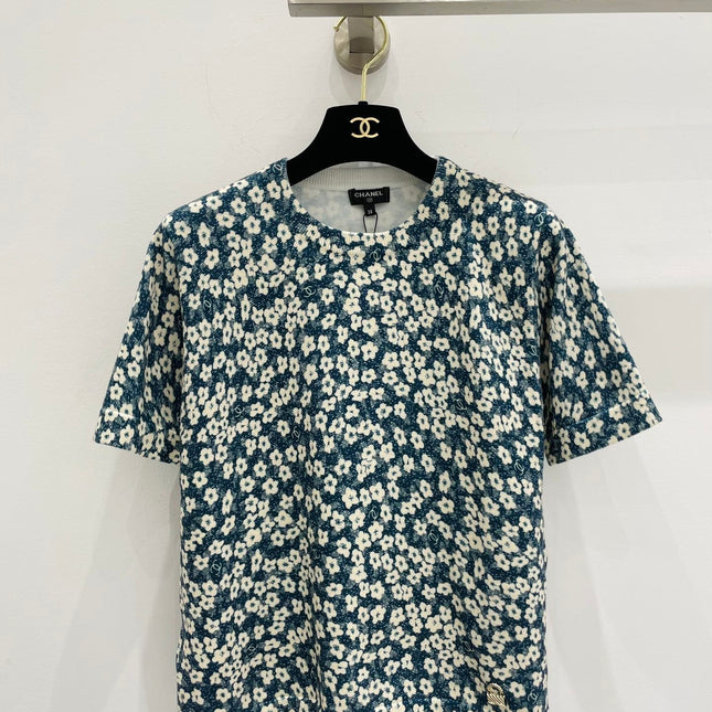 Chanel T-shirts and cut-and-sewn tops 229466