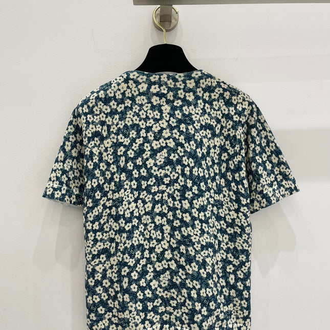 Chanel T-shirts and cut-and-sewn tops 229466