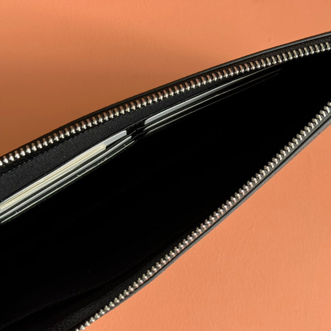 POUCH 28 IN BLACK SMOOTH CALFSKIN INLAID LOGO