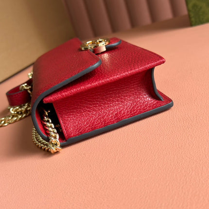 INTERLOCKING WOC 20 IN RED PEBBLED GRAINY CALFSKIN GOLD HARDWARE
