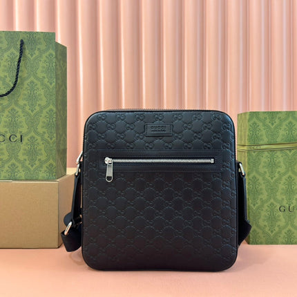 SIGNATURE MESSENGER BAG 28 IN BLACK GG CALFSKIN
