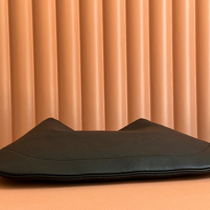 B LARGE SHOULDER BAG 49 IN BLACK SMOOTH LAMBSKIN