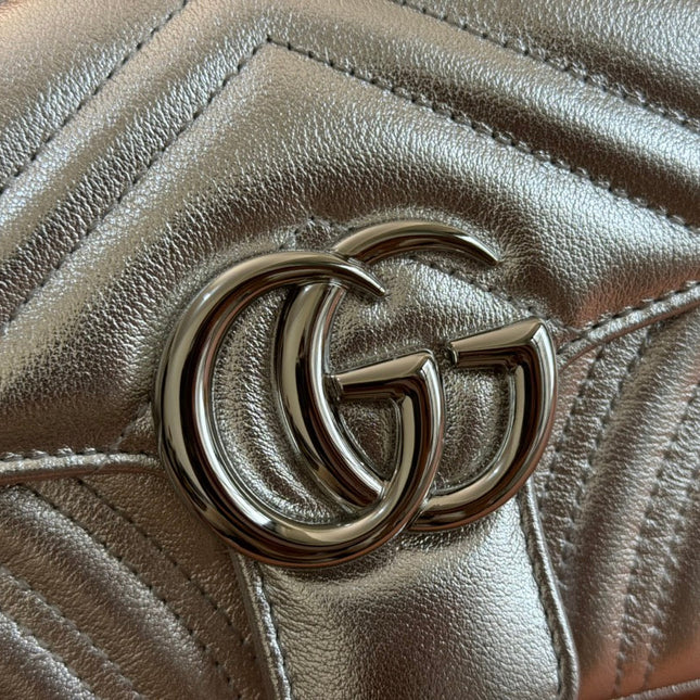 MARMONT MEDIUM SHOUDER BAG 23 IN SILVER PATENT CALFSKIN