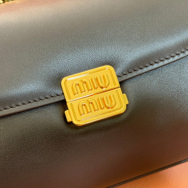 CHAIN SHOULDER BAG 24 IN BLACK PATENT SMOOTH CALFSKIN