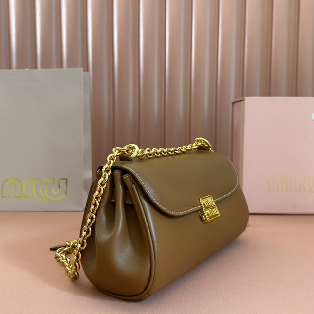 CHAIN SHOULDER BAG 24 IN PEANUT BROWN PATENT SMOOTH CALFSKIN