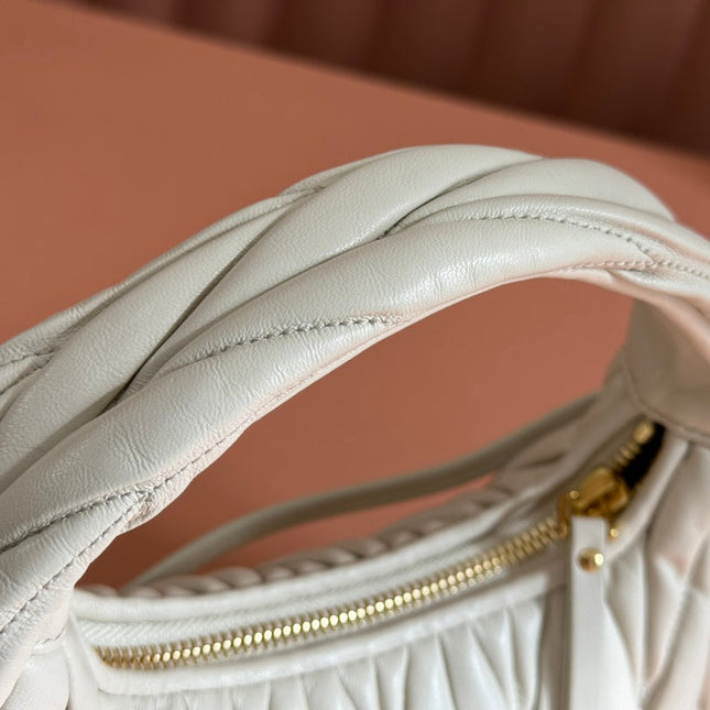 WANDER MATELASSÉ HANDBAG 23 IN WHITE LAMBSKIN