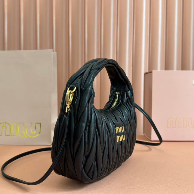 WANDER MATELASSÉ HANDBAG 23 IN BLACK LAMBSKIN