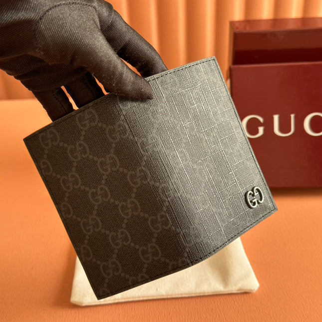 INTERIOR GG PASSPORT CASE 12 IN GREY CALFSKIN