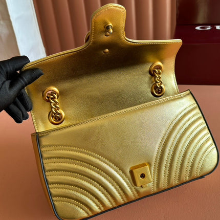 MARMONT MEDIUM SHOUDER BAG 26 IN YELLOW GLOSSY CALFSKIN