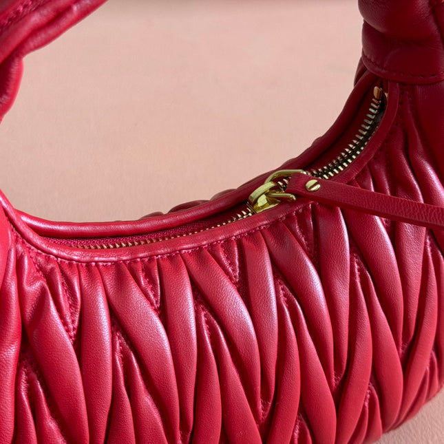 WANDER MATELASSÉ HANDBAG 23 IN CERISE RED LAMBSKIN