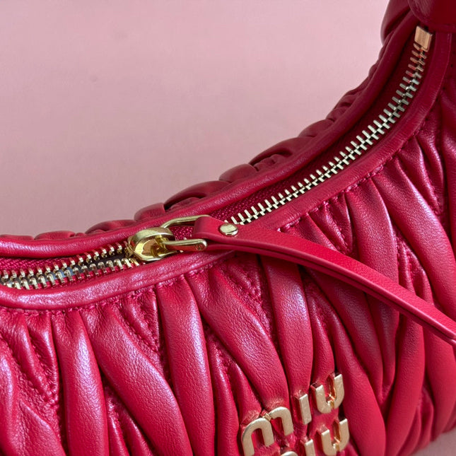 WANDER MATELASSÉ HANDBAG 23 IN CERISE RED LAMBSKIN