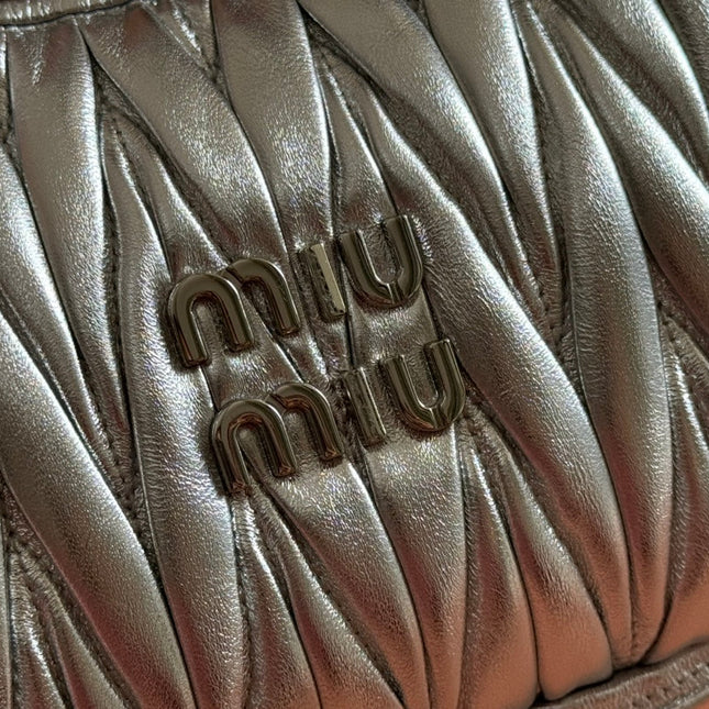 WANDER MATELASSÉ HANDBAG 23 IN SILVER PATENT LAMBSKIN