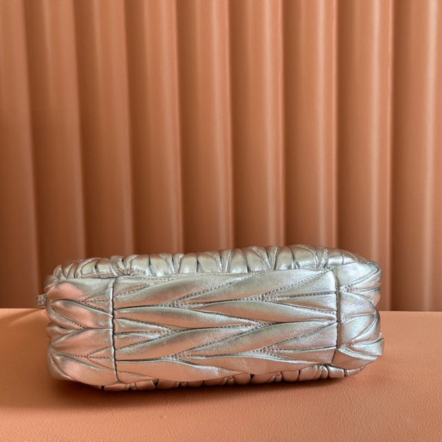 WANDER MATELASSÉ HANDBAG 23 IN SILVER PATENT LAMBSKIN