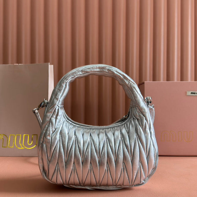 WANDER MATELASSÉ HANDBAG 23 IN SILVER PATENT LAMBSKIN