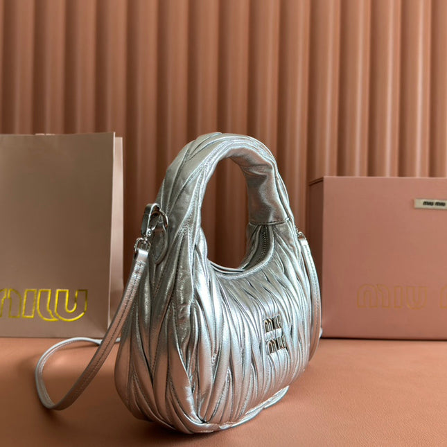 WANDER MATELASSÉ HANDBAG 23 IN SILVER PATENT LAMBSKIN