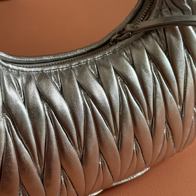 WANDER MATELASSÉ HANDBAG 23 IN SILVER PATENT LAMBSKIN