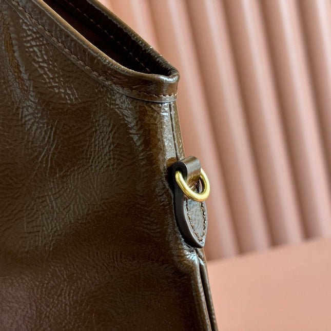 IVY 40 TOTE IN BROWN PATENT CALFSKIN
