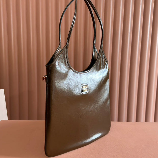 IVY 40 TOTE IN BROWN PATENT CALFSKIN