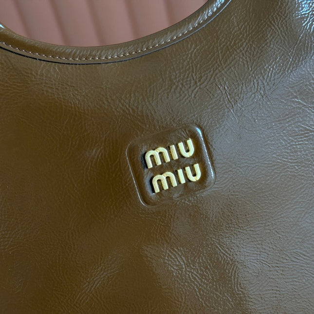 IVY 40 TOTE IN BROWN PATENT CALFSKIN