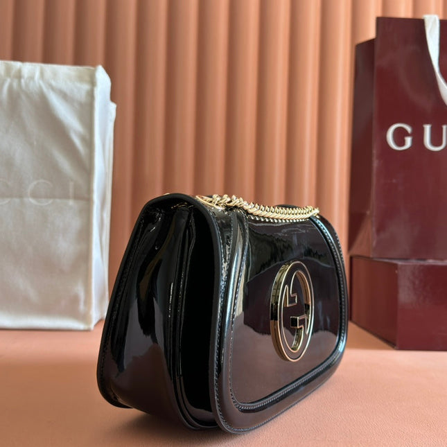 MEDIUM BLONDIE SHOULDER BAG 26.5 IN BLACK PATENT CALFSKIN