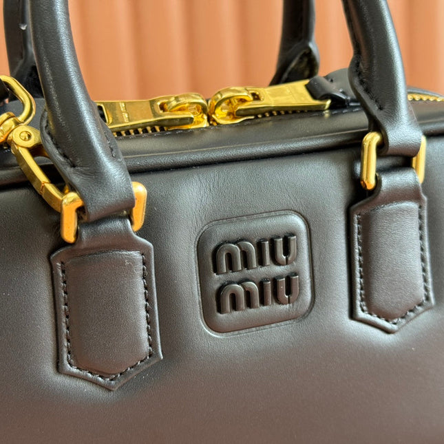 ARCADIE BAG 19 IN BLACK SHINY CALFSKIN