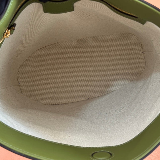 73 MEDIUM BUCKET BAG 27.5 IN GREEN SMOOTH CALFSKIN