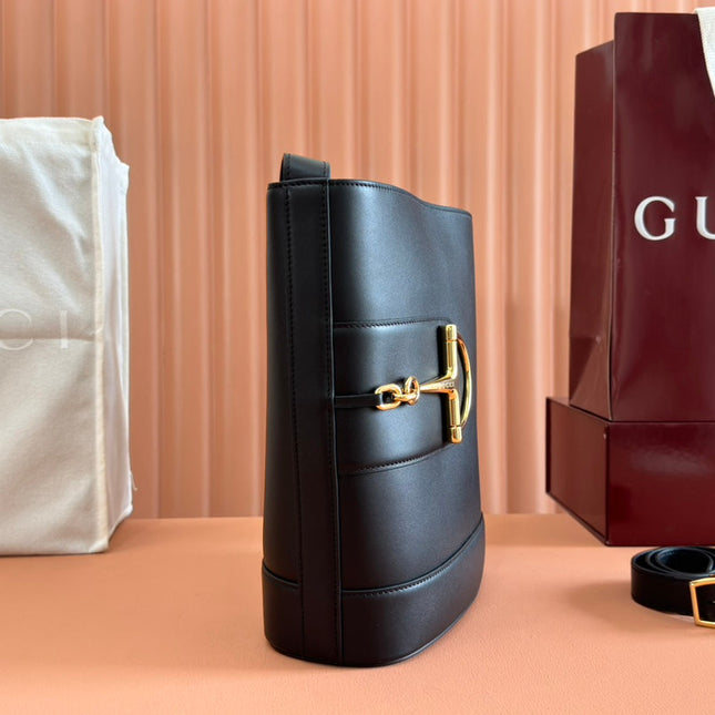 73 MEDIUM BUCKET BAG 27.5 IN BLACK SMOOTH CALFSKIN