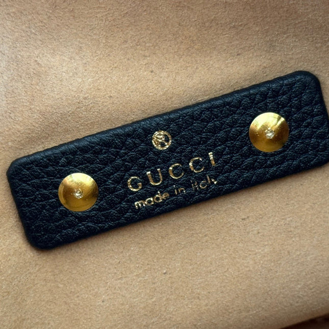 MEDIUM SOFTBIT MAXI SHOULDER BAG 27.5 IN BLACK GRAINY LAMBSKIN