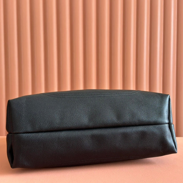 SOFTBIT MAXI SHOULDER BAG 46 IN BLACK GRAINY LAMBSKIN