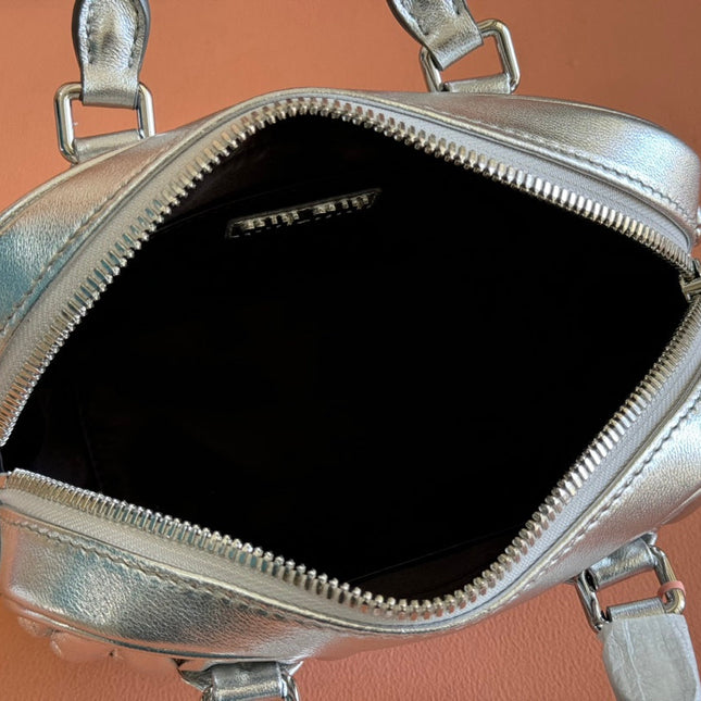 ARCADIE MATELASSÉ NAPPA SMALL BAG 19 IN SILVER GLOSSY LAMBSKIN SILVER HARDWARE