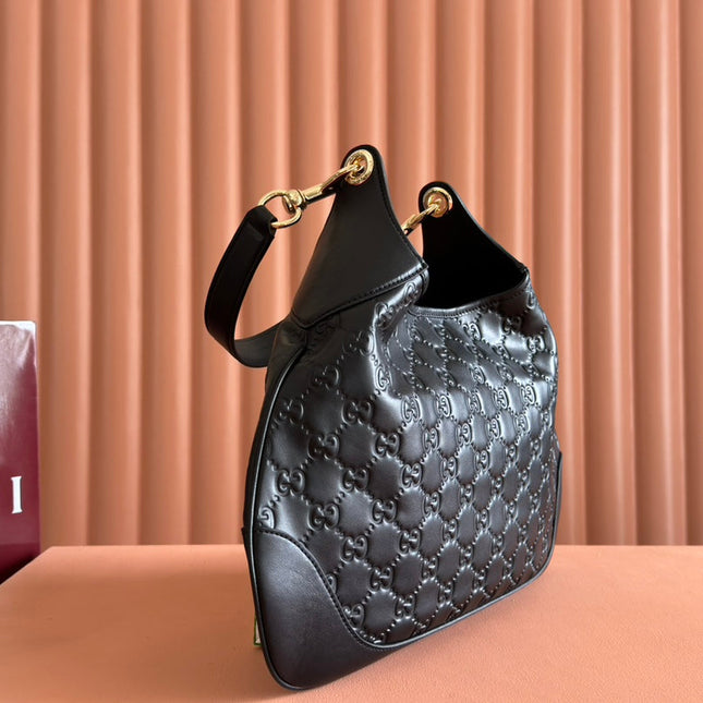 MEDIUM B SHOULDER BAG IN BLACK CALFSKIN GOLD HARDWARE