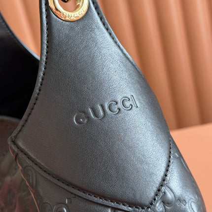 MEDIUM B SHOULDER BAG IN BLACK CALFSKIN GOLD HARDWARE