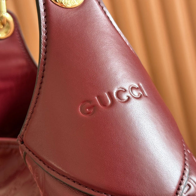 MEDIUM B SHOULDER BAG 42 IN ROSSO ANCORA RED GG EMBOSSED CALFSKIN