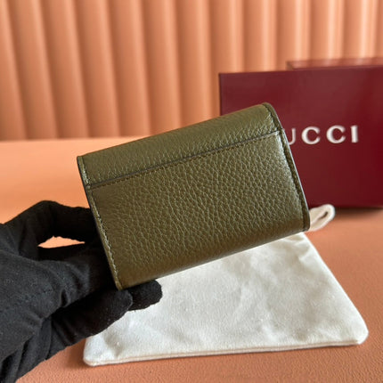 SOFTBIT CARD CASE 10.5 IN GREEN GRAINY CALFSKIN GOLD HARDWARE