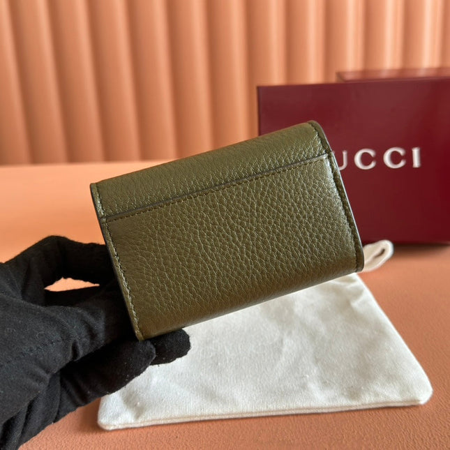 SOFTBIT CARD CASE 10.5 IN GREEN GRAINY CALFSKIN GOLD HARDWARE