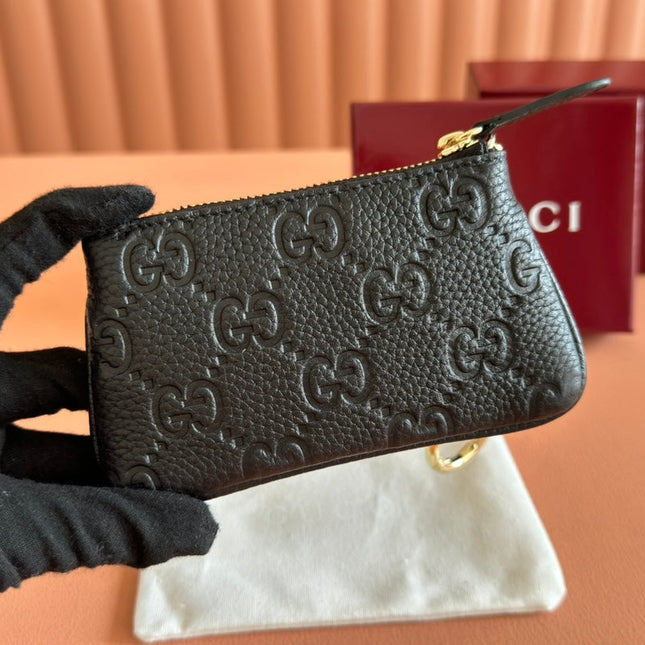 EMBLEM ZIP KEY CASE 12 IN BLACK GG GRAINY CALFSKIN