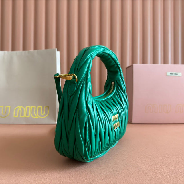 WANDER MATELASSÉ HANDBAG 23 IN PINE GREEN LAMBSKIN