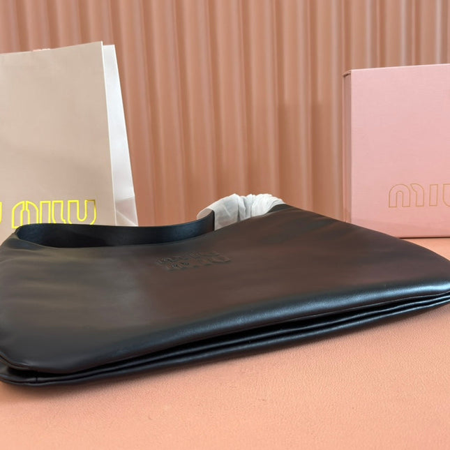 LARGE HOBO TOTE BAG 60 IN BLACK CALFSKIN