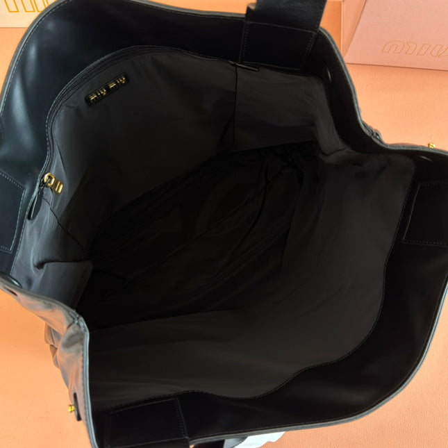 LARGE HOBO TOTE BAG 46 IN BLACK CALFSKIN