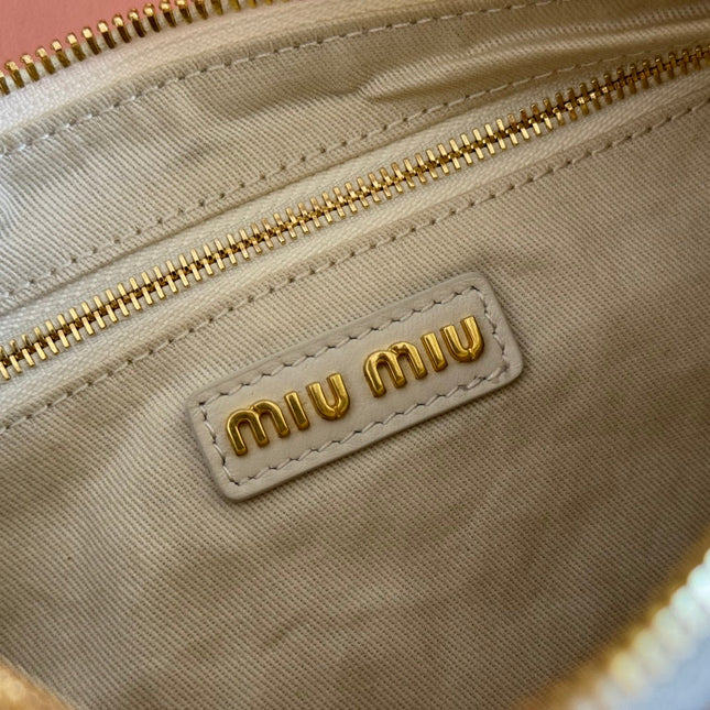 POCKET HANDBAG 21 IN WHITE CALFSKIN