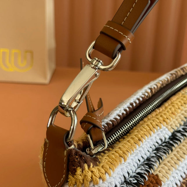 CROCHET SHOULDER BAG 25.5 NATURAL COLOUR-BLOCK WOOL WITH BROWN STRAP CALFSKIN