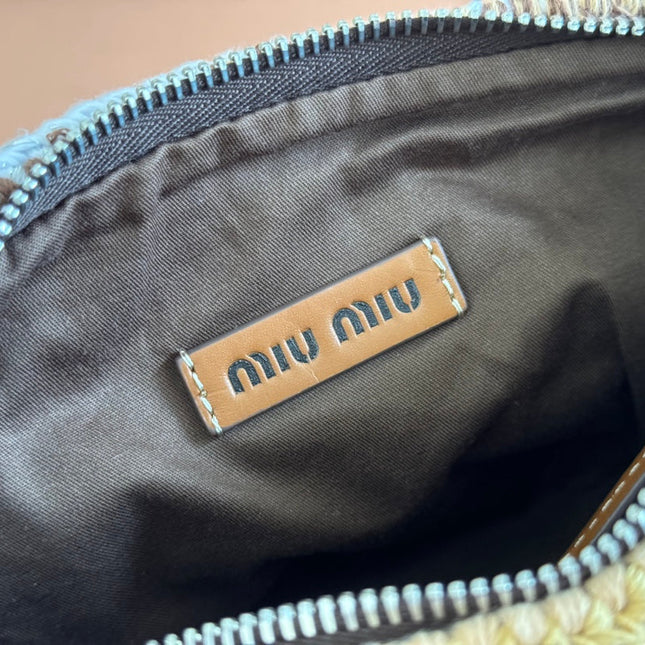 CROCHET SHOULDER BAG 25.5 NATURAL COLOUR-BLOCK WOOL WITH BROWN STRAP CALFSKIN